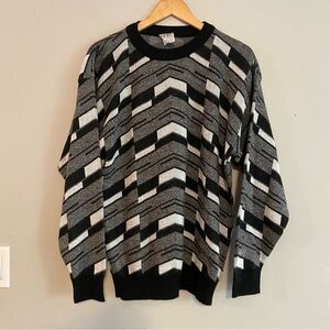 Vintage Chaps Black and Gray Crewneck Sweater with Geometric Pattern